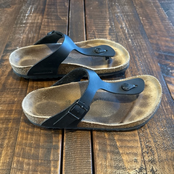 Black Birkenstock Gizeh Flip Flop Sandals - Picture 4 of 7
